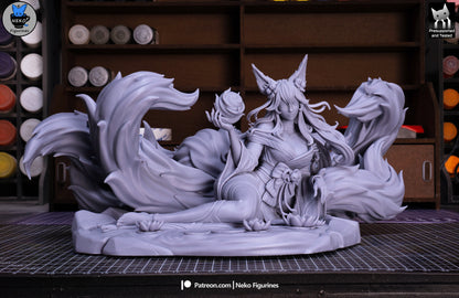 Nine-Tailed Kitsune Enchantress