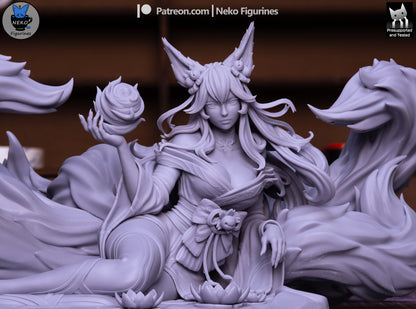 Nine-Tailed Kitsune Enchantress