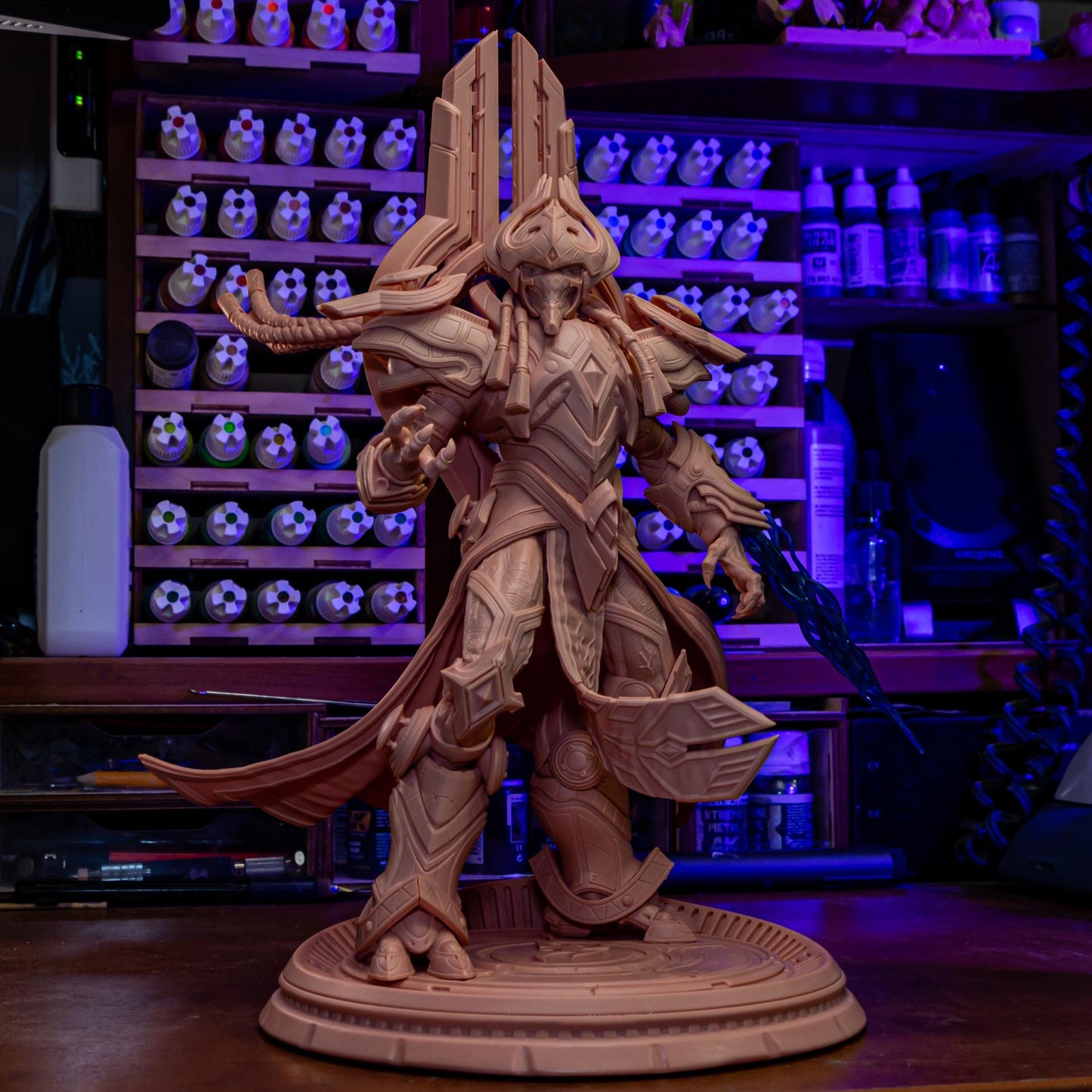 Golden Armored Alien Commander | Resin Garage Kit | Sci-Fi | Unpainted Figure