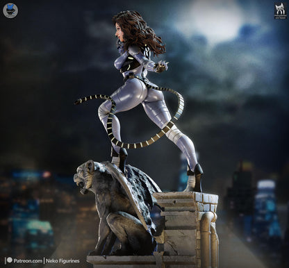 Gargoyle-Perched Cat Burglar | Resin Garage Kit | Unpainted Figure