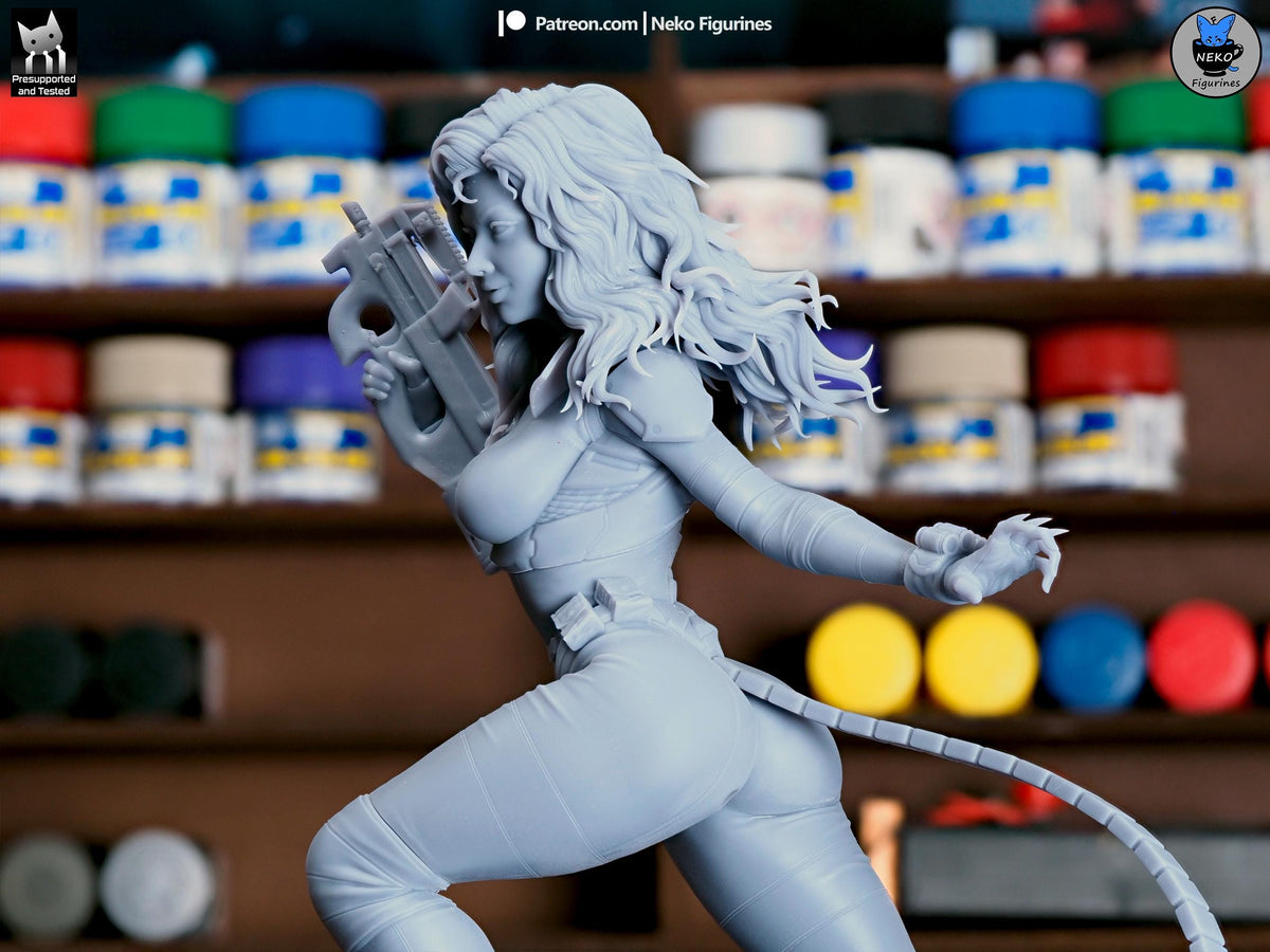 Gargoyle-Perched Cat Burglar | Resin Garage Kit | Unpainted Figure