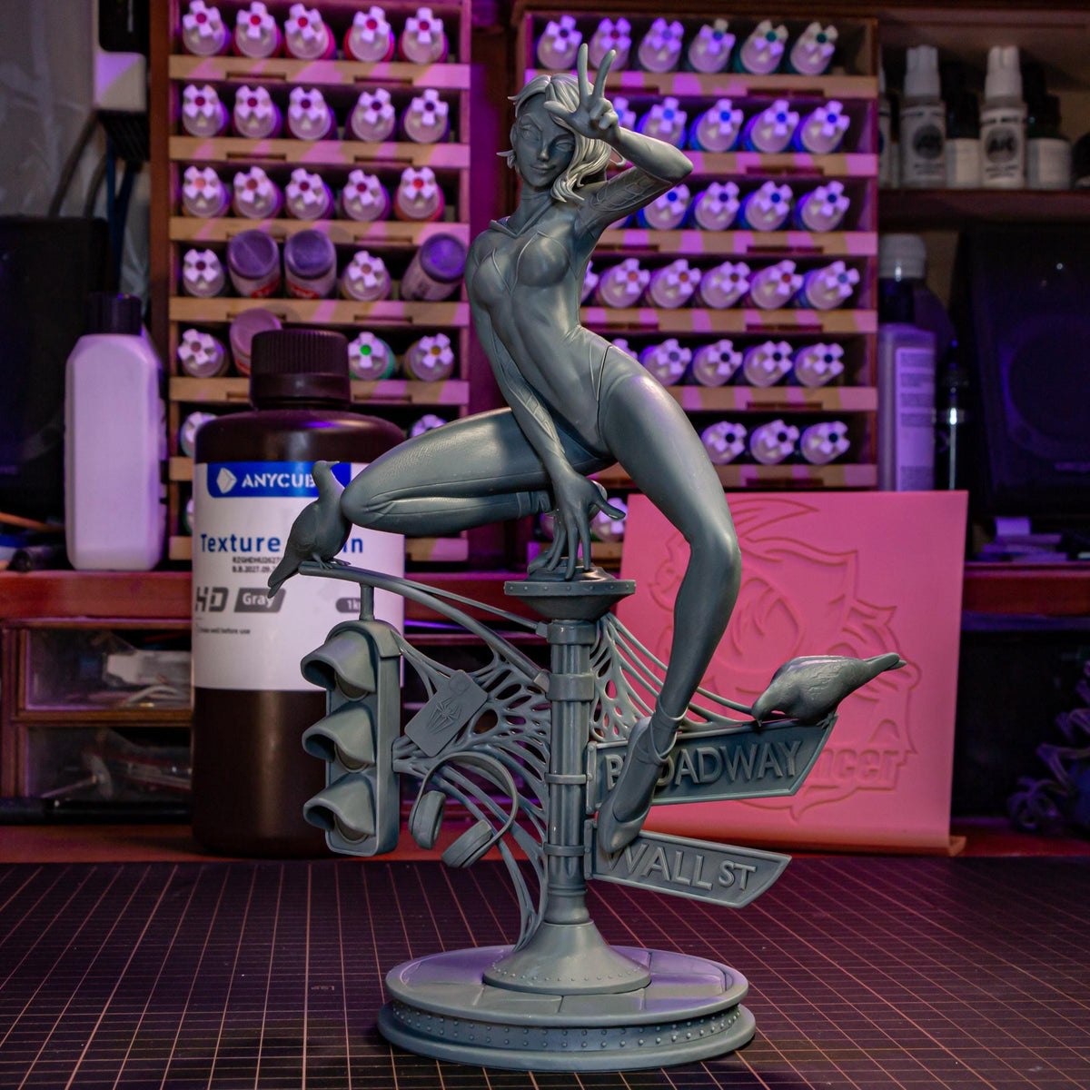Blonde Street-Sign Acrobat Heroine | Resin Garage Kit | Unpainted Figure