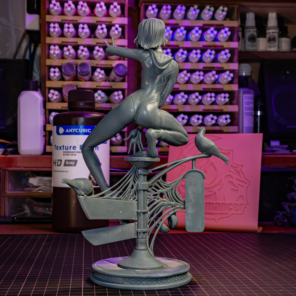Blonde Street-Sign Acrobat Heroine | Resin Garage Kit | Unpainted Figure