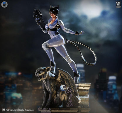Gargoyle-Perched Cat Burglar | Resin Garage Kit | Unpainted Figure