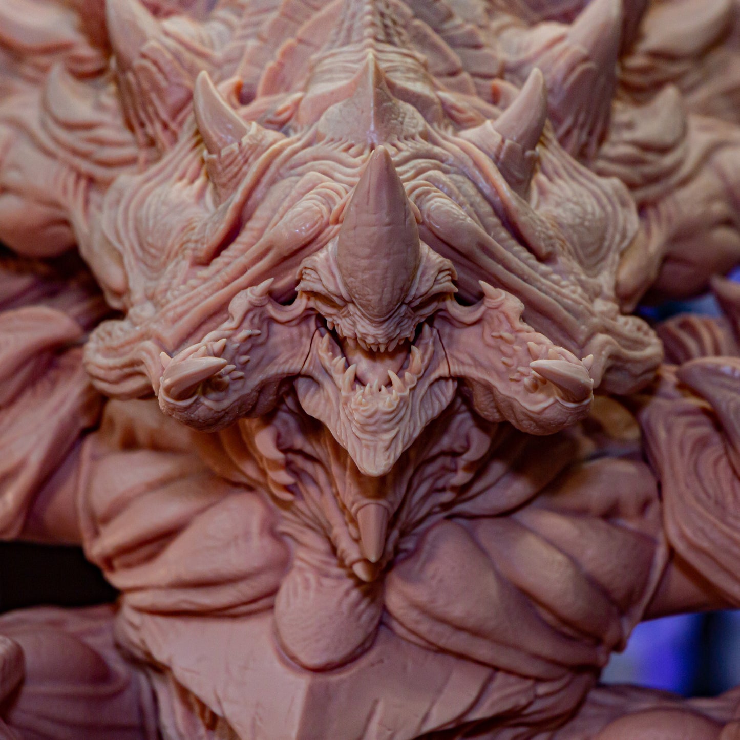 Colossal Alien War Behemoth